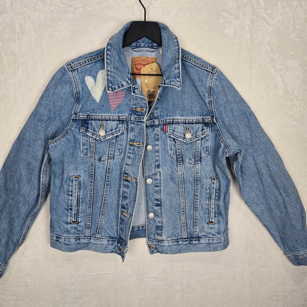 NWT Levis Original Trucker Jacket Heart Patchwork Blue Denim 29945-0146 Womens L